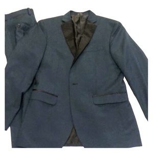 Bar 3 tuxedo in a 38R.